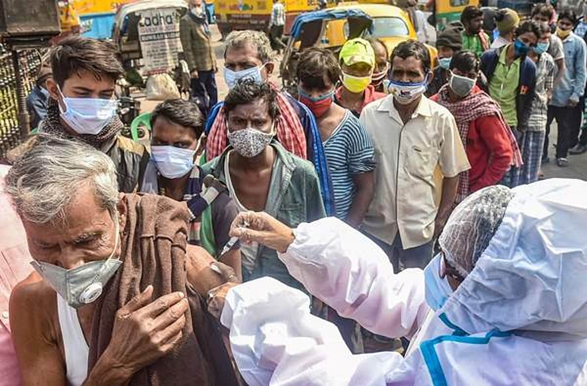 பூஸ்டர் தடுப்பூசியில் அதிரடி சாதனை படைத்த இந்தியா