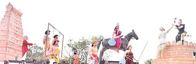 திருச்சியில் தமிழக அரசின் அலங்கார ஊர்திக்கு வரவேற்பு