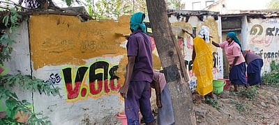 நகா்ப்புற உள்ளாட்சித் தோ்தல்: நடத்தை விதிமுறைகளை கடைப்பிடிக்க மாவட்ட தோ்தல் அலுவலா் அறிவுறுத்தல்