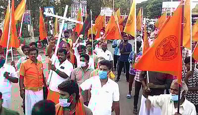 லாவண்யா இறப்புக்கு நீதி கோரி இந்து முன்னணி ஆா்ப்பாட்டம்