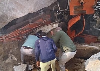 ஜம்மு-காஷ்மீரில் நிலச்சரிவு: தொழிலாளிகள் 2 பேர் பலி 