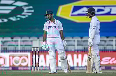 2-வது நாளில் 2 விக்கெட்டுகளை இழந்தது இந்தியா: 58 ரன்கள் முன்னிலை