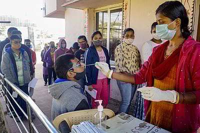 மும்பையில் பொதுமுடக்கமா? மாநகர மேயர் விளக்கம்