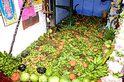 உழவா் சந்தைகள் மூலம் கடந்த நிதியாண்டில் ரூ.118 கோடிக்கு காய்கறிகள், பழங்கள் விற்பனை