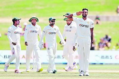 நியூஸி.யை கட்டுப்படுத்தும் வங்கதேசம்