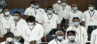 சட்டப்பேரவையிலிருந்து அதிமுக, விசிக வெளிநடப்பு