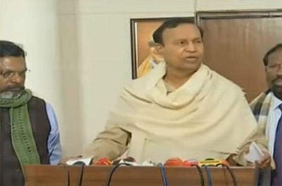 ‘ஆளுநர் பதவி விலக வேண்டும்’: நீட் தேர்வு விவகாரத்தில் திமுக எம்பி டி.ஆர்.பாலு வலியுறுத்தல்