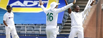 தெ.ஆ. அணியை மீட்டு வந்த ரபாடா: அரை சதங்கள் எடுத்து ஆட்டமிழந்த புஜாரா, ரஹானே