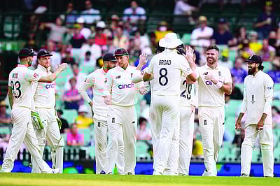 ஆஷஸ் 4-ஆவது டெஸ்ட்: ஆஸ்திரேலியா - 126/3; மழையால் முதல் நாள் ஆட்டம் பாதிப்பு