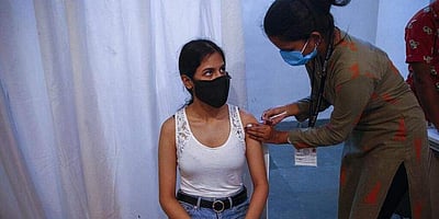 பாதிப்புகள் மட்டுமே அதிகரிக்கின்றன: நம்பிக்கையளிக்கும் மகாராஷ்டிர அமைச்சர்