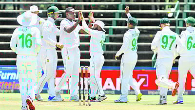 ஜோஹன்னஸ்பா்க் டெஸ்ட்: வெற்றிக்கான விவேகத்துடன் தென் ஆப்பிரிக்கா