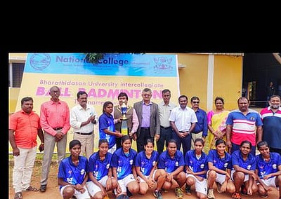 பூப்பந்தாட்டத்தில் தேசியக் கல்லூரி அணி வெற்றி