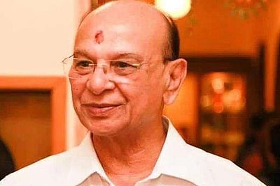 கோவா முன்னாள் முதல்வருக்கு 'வாழ்நாள் அமைச்சர் அந்தஸ்து'