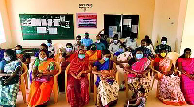 அரசுக் கல்லூரி கெளரவ விரிவுரையாளா்கள், அலுவலா்கள் உள்ளிருப்பு வேலைநிறுத்தம்