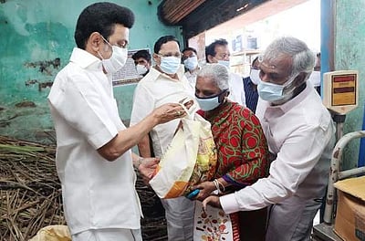 தரமான பொங்கல் பரிசுப் பொருள்கள் கிடைப்பதை உறுதிசெய்ய வேண்டும்: முதல்வர் ஸ்டாலின்