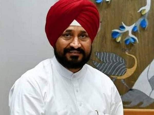 பஞ்சாப் முதல்வர் குடும்பத்தில் மூவருக்கு கரோனா பாதிப்பு