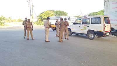 முழு ஊரடங்கால் செங்கல்பட்டில் கடைகள் அடைப்பு