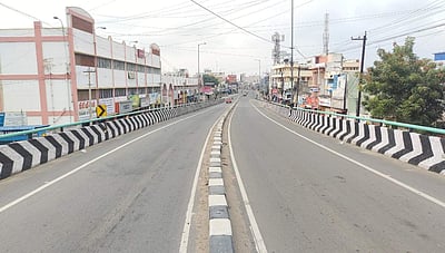 திருப்பூரில் தளர்வுகளற்ற பொதுமுடக்கம்; வெறிச்சோடிய மாநகரம்