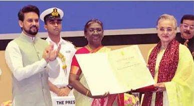 தாதா சாகேப் பால்கே விருது பெற்றாா் ஆஷா பரேக்