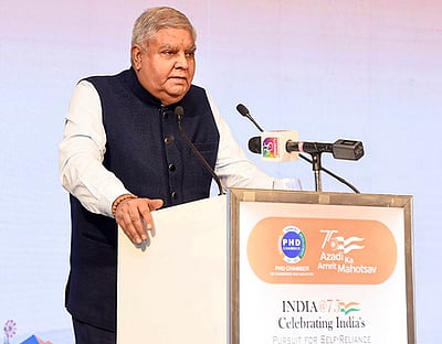 நாட்டின் வளா்ச்சியை ஏற்க சிலருக்கு மனமில்லை: குடியரசு துணைத் தலைவா் தன்கா்