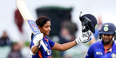 ஐசிசி சிறந்த வீராங்கனை விருதை வென்ற இந்திய கேப்டன்!