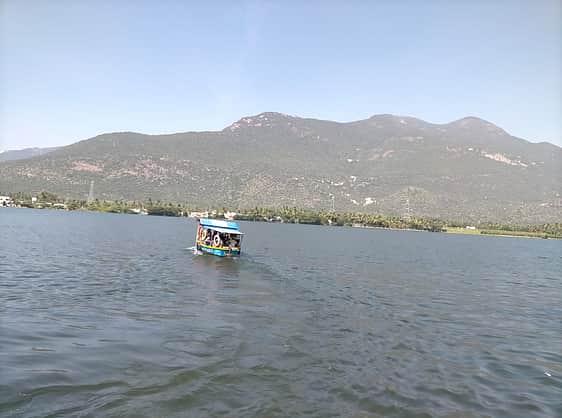 நைஜீரியாவில் நேரிட்ட படகு விபத்தில் 76 பேர் பலி