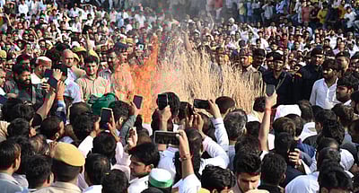 முலாயம் சிங் யாதவின் உடல் தகனம்!