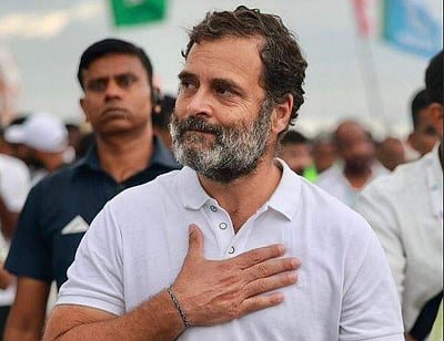 900 கி.மீ. நிறைவு.. மழையிலும் தொடரும் ராகுல் காந்தி நடைபயணம்