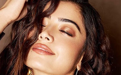 ரொமான்டிக் நாயகி ராஷ்மிகா மந்தனா - புகைப்படங்கள்