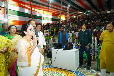 ‘உங்கள் காதைப் பிடித்து இழுத்துவரும் நாள் வரும்’: பாஜகவை சாடிய மம்தா