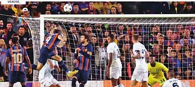 வெளியேறும் அச்சத்தில் பாா்சிலோனா, அட்லெடிகோ