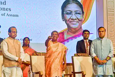 இந்தியாவின் கிழக்கு நோக்கியகொள்கையின் மையம் அஸ்ஸாம்: குடியரசுத் தலைவா் பேச்சு