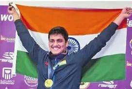 உலக துப்பாக்கி சுடுதல்: தங்கம் வென்று ருத்ராங்ஷ் சாதனை