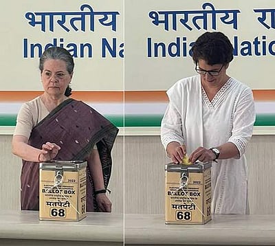 காங்கிரஸ் தலைவா் தோ்தலில் 96% வாக்குப் பதிவு