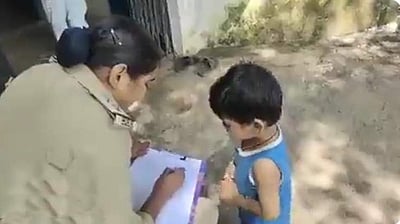 தாய் தன்னை திட்டியதற்காக காவல் நிலையத்தில் புகார் அளித்த 3 வயது சிறுவன்!