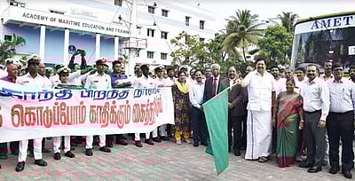 ஒரே நாளில் ஒரு கோடி! காதி, கைத்தறி துணி விற்பனை நிகழ்ச்சி தொடக்கம்