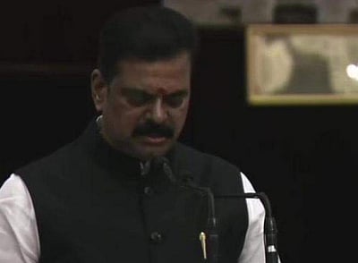 காசநோயாளிகளை தத்தெடுத்த மத்திய அமைச்சர்