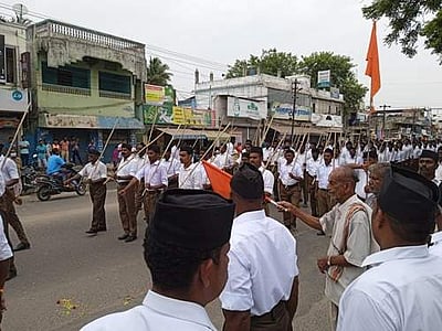 காரைக்காலில் ஆர்எஸ்எஸ் அமைப்பினர் அணிவகுப்பு ஊர்வலம்!