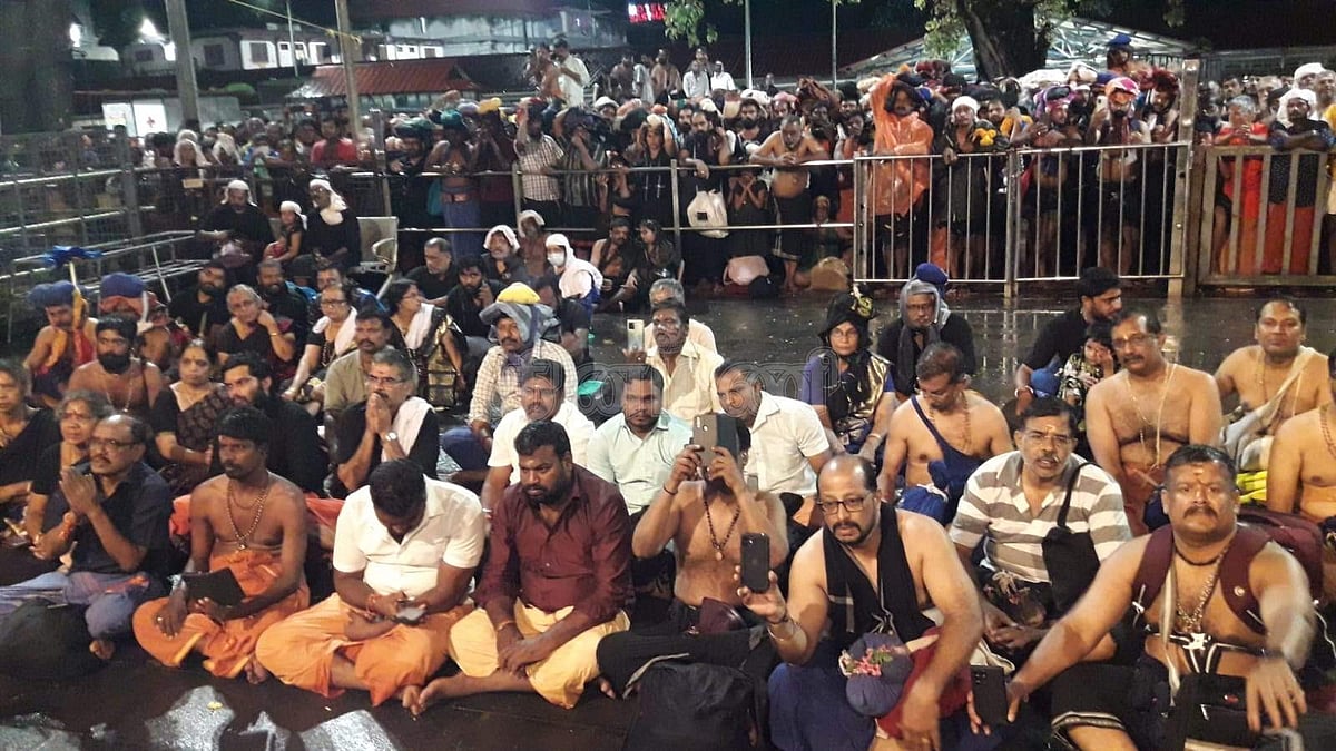 கொட்டும் மழையில் சபரிமலையில் தரிசனம்!