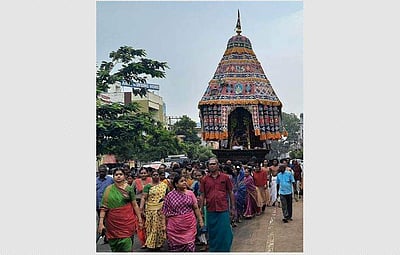 சிதம்பரம் ஸ்ரீசிவகாமசுந்தரி அம்மன் கோயில் தேரோட்டம்!