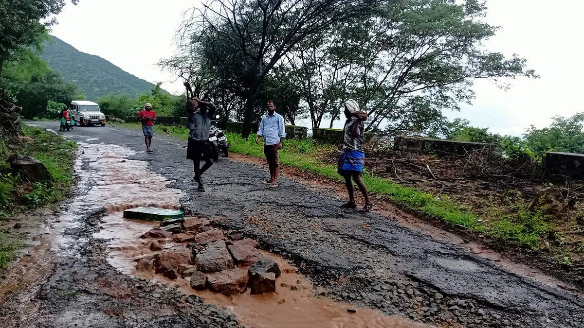 மழையால் மோசமான பச்சமலை வனச்சாலை! அரசு கவனத்தில்கொள்ளுமா?