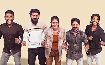 பிரிவுகளை இட்டு நிரப்பும் குரல்கள்!