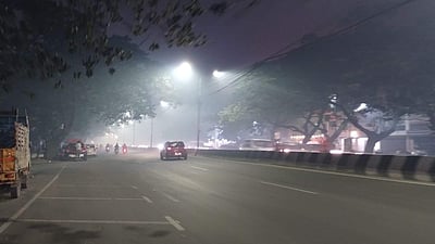 தீபாவளி கொண்டாட்டம்: புகைமண்டலமான சென்னை