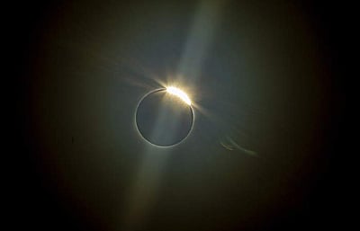 தமிழ்நாட்டில் இன்று சூரியகிரகணம்: வெறும் கண்ணால் பார்க்கக்கூடாது