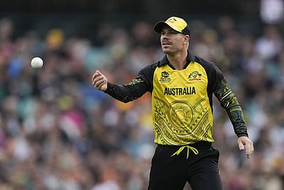 முதல் வெற்றியைப் பெறுமா ஆஸி.? இலங்கைக்கு எதிராக பந்துவீச்சு!