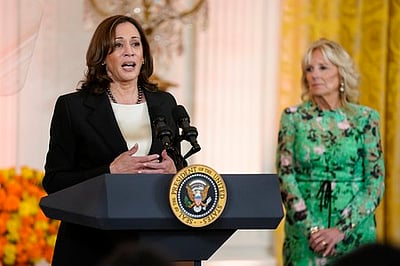 அமெரிக்க அதிபா் பைடன் தீபாவளி கொண்டாட்டம்:புகழ்பெற்ற இந்திய வம்சாவளியினா் பங்கேற்பு