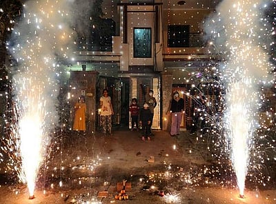 தீபாவளி! விதிமுறைகளை மீறி பட்டாசு வெடித்ததாக 340 வழக்கு