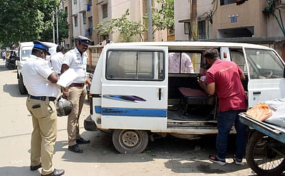 கோவை காா் வெடிப்பு: ஜமேஷா முபீன் வீட்டில் இருந்து 100 கிலோ வெடிபொருள்கள் பறிமுதல்!