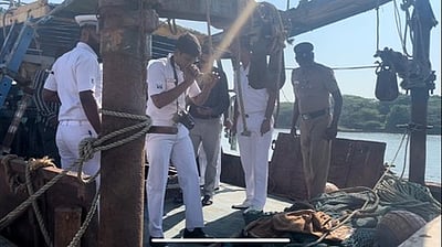 மீனவா்கள் மீது துப்பாக்கிச்சூடு விவகாரம்: நாகையில் இந்திய கடற்படை அதிகாரிகள் விசாரணை