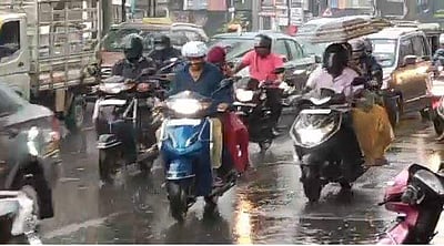 சென்னையில் பரவலாக மழை: 2 மணிநேரத்திற்கு தொடரும்..